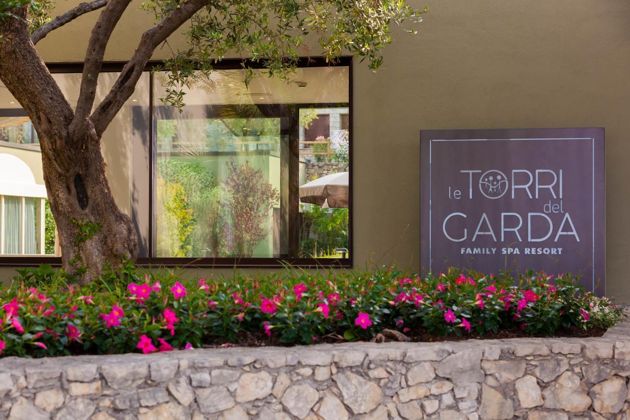 Le Torri Del Garda Familyspa Resort Torri Del Benaco Zewnętrze zdjęcie