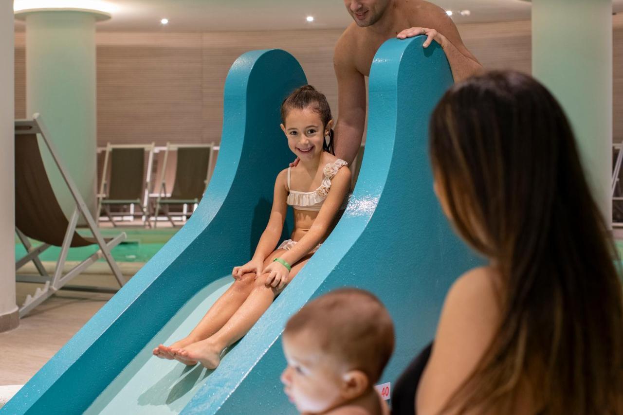 Le Torri Del Garda Familyspa Resort Torri Del Benaco Zewnętrze zdjęcie