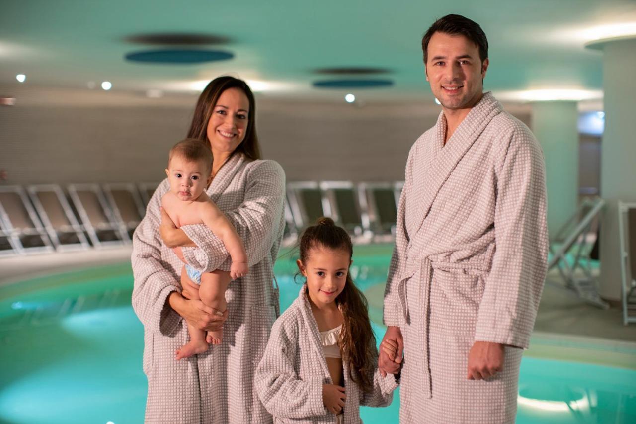 Le Torri Del Garda Familyspa Resort Torri Del Benaco Zewnętrze zdjęcie